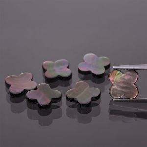 Quadrifoglio in conchiglia nera 10x10 MM