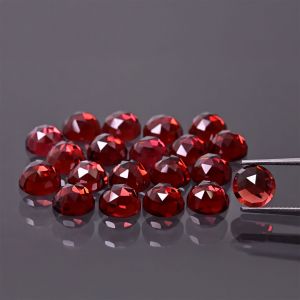 Pietra rotonda, taglio rosa - Granato 4 MM